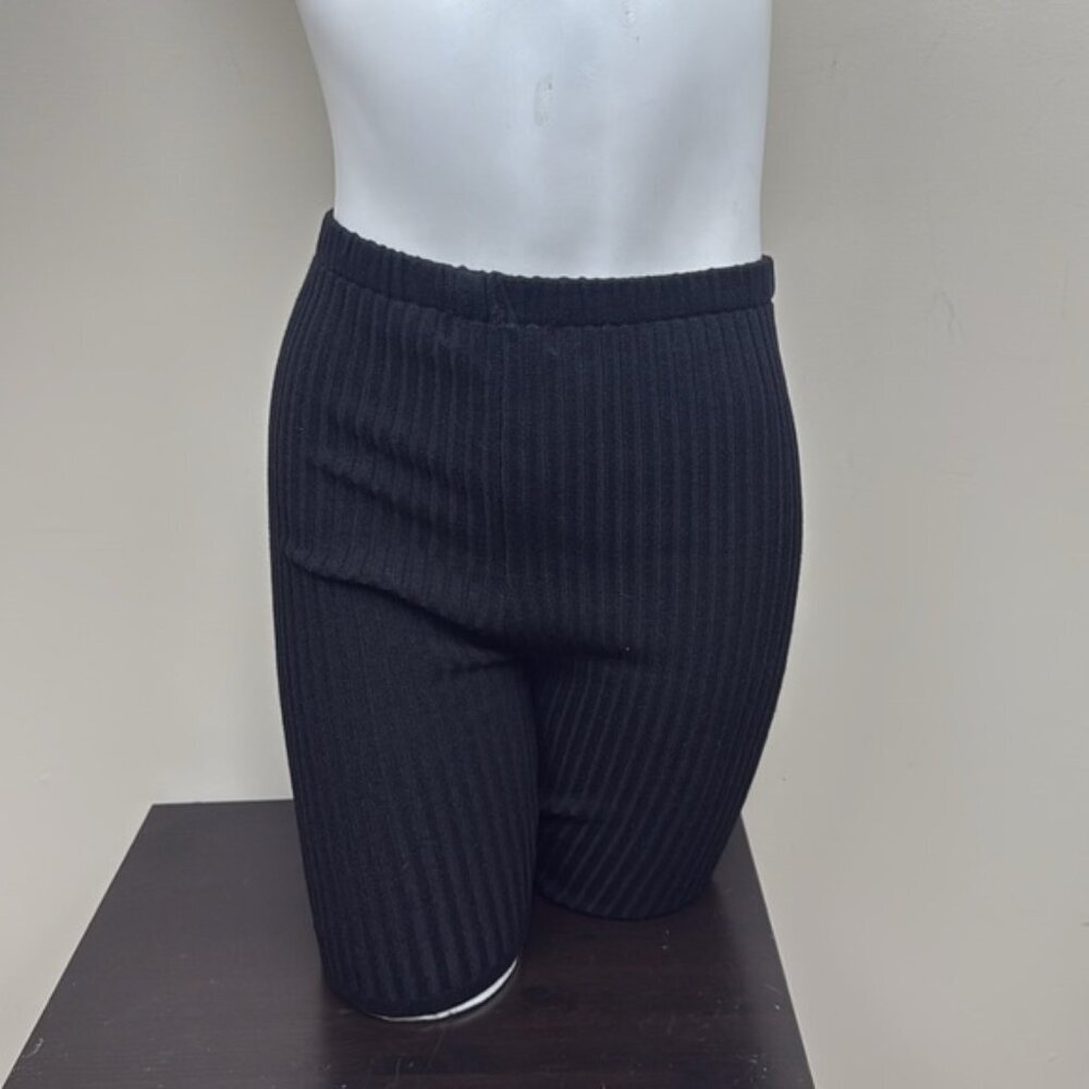 437 CANADA Black Ribbed Knit Shorts medium